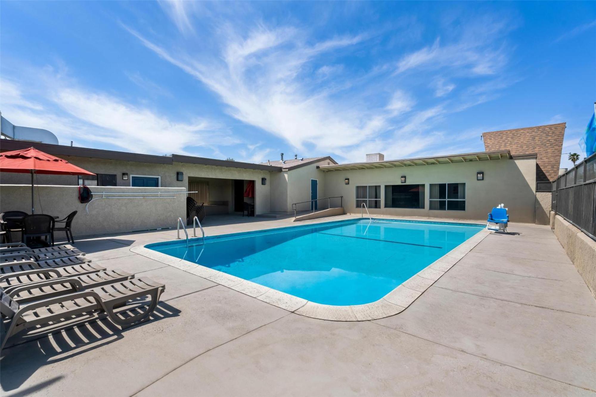 Best Western Desert Villa Inn Barstow Exteriör bild